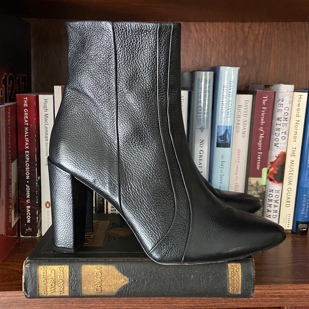 Veronica Beard Marla Black Tumbled Calf Leather Boots Women’s Size 10